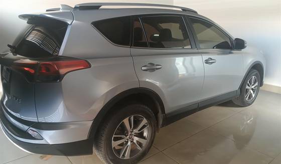 TOYOTA RAV4 2.0 TOP 4X2 16V GASOLINA 4P AUTOMÁTICO